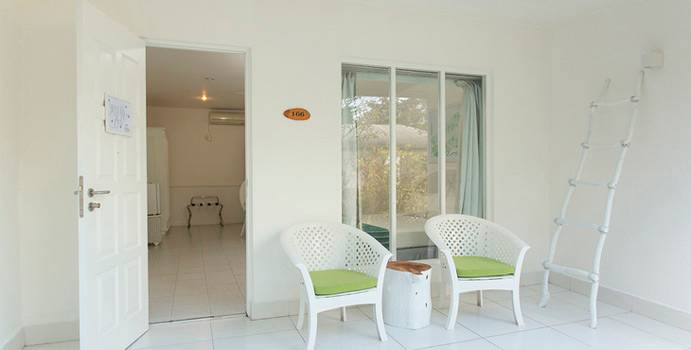 Veranda, Equator Village