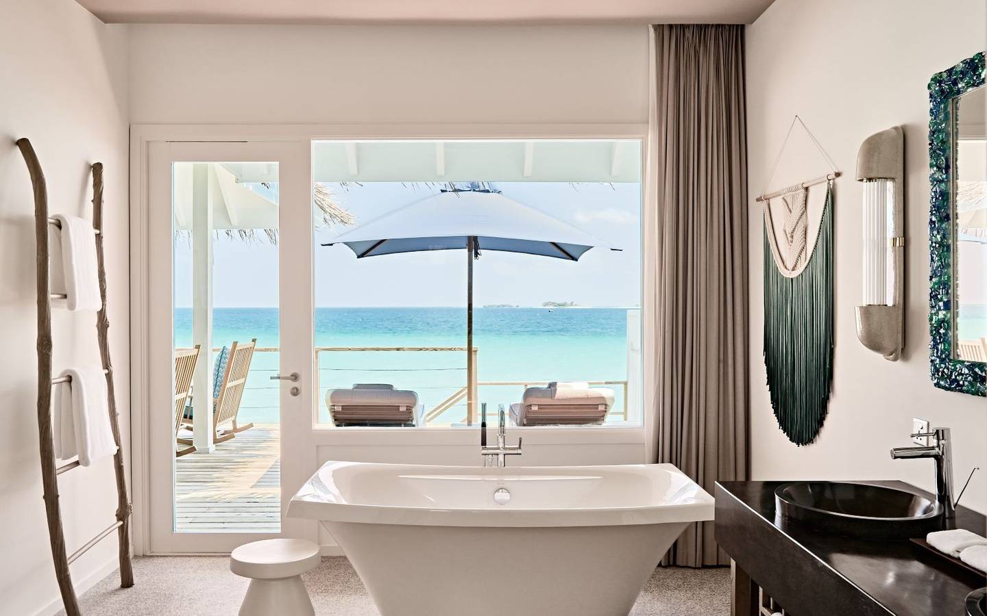 Seaside Finolhu, Baa Atoll, Maldives, Lagoon Villa, Badezimmer