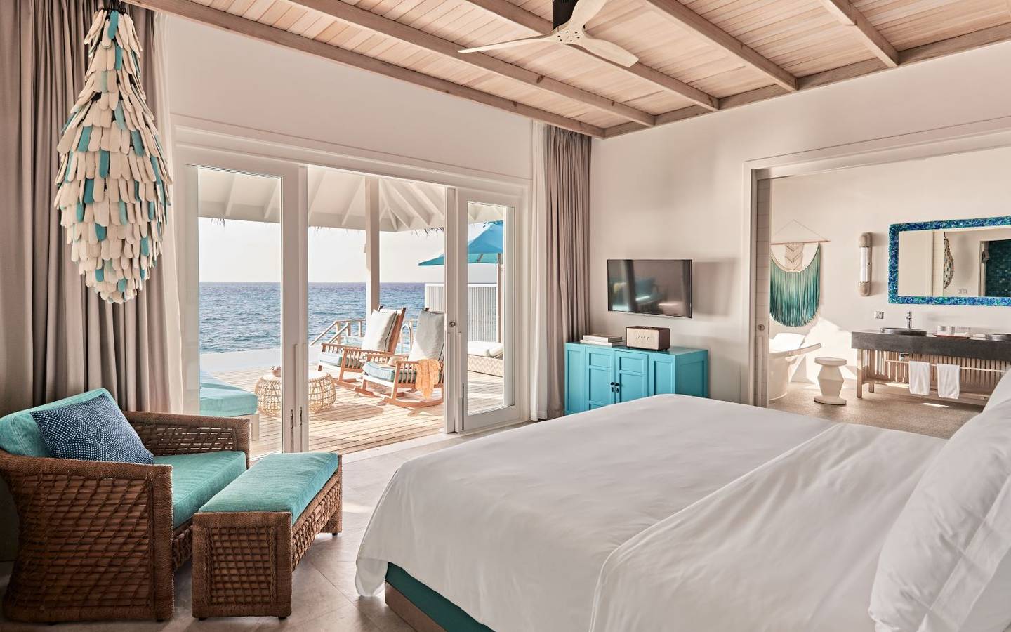 Seaside Finolhu, Baa Atoll, Maldives, Ocean Pool Villa, Schlafzimmer