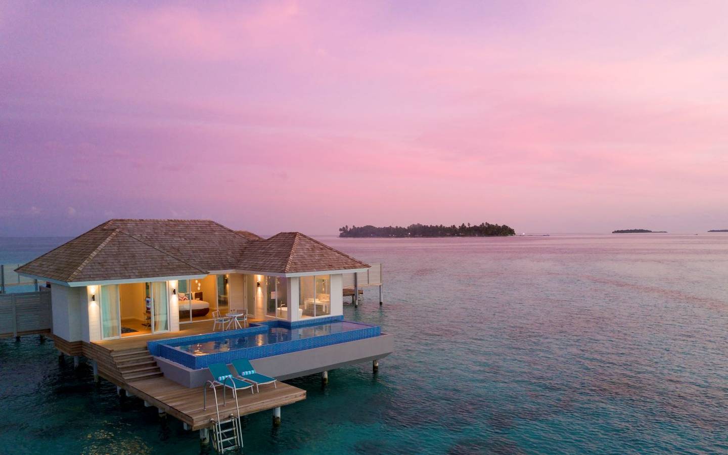 Kandima, Sunset Aqua Pool Suite