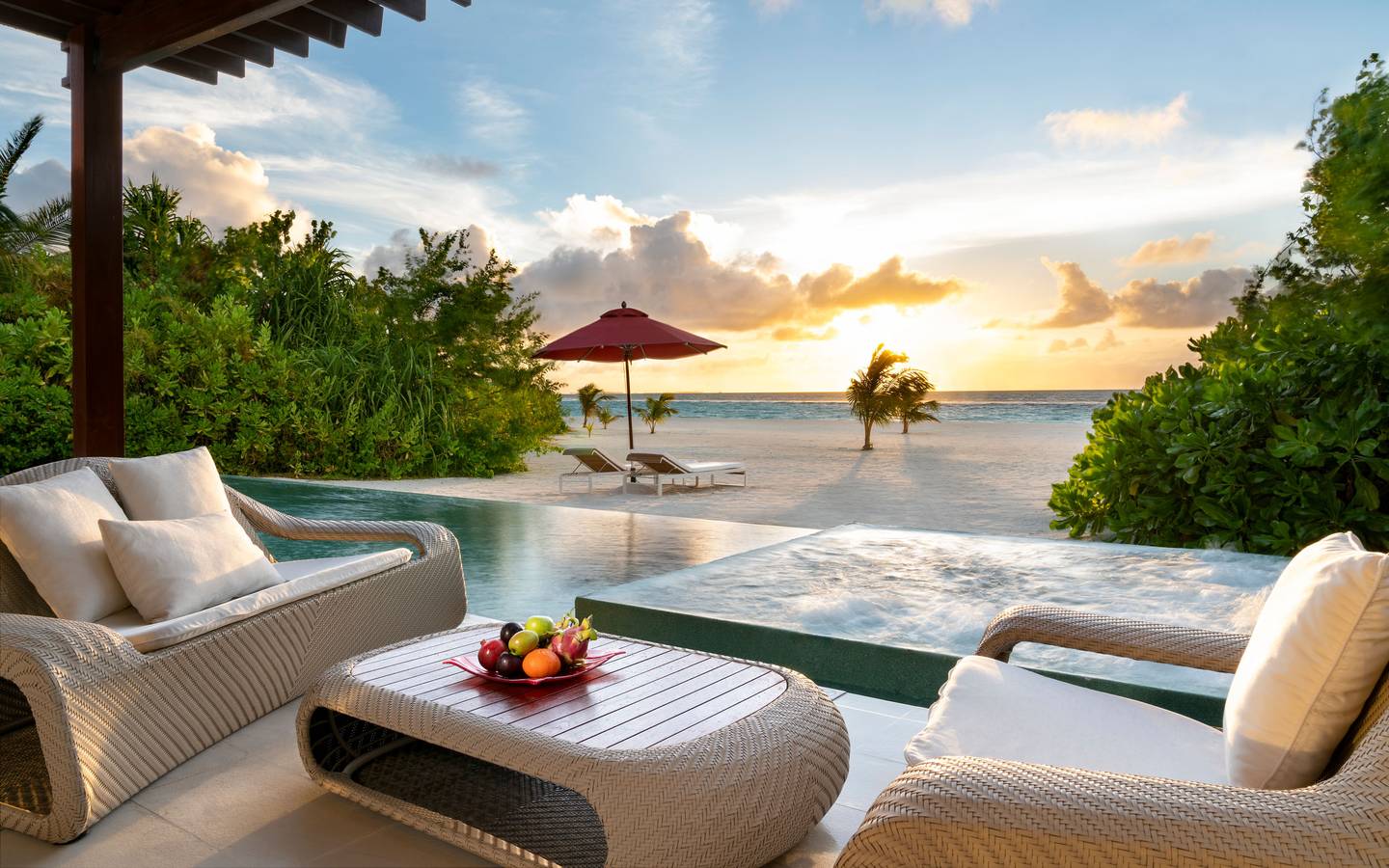 Niyama_Private_Islands_Maldives_One_Bedroom_Beach_Pool_Pavilion_Patio_Sunset