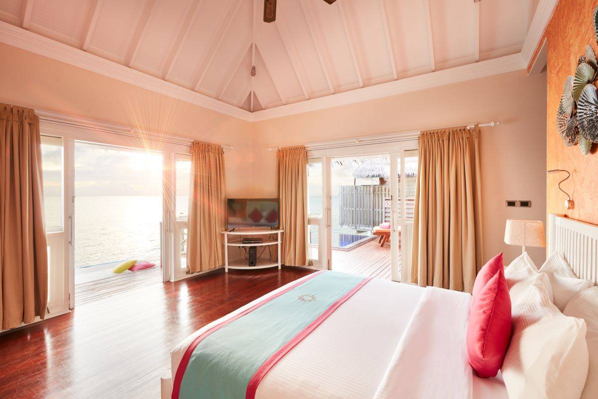 Sun Siyam Vilu Reef, Malediven, Water Villa with Pool, Schlafzimmer