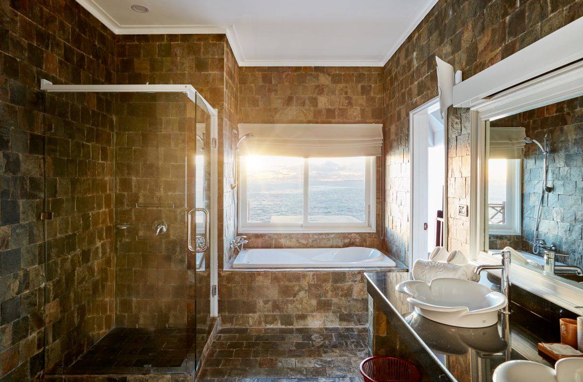 Sun Siyam Vilu Reef, Malediven, Grand Water Villa with Pool, Badezimmer