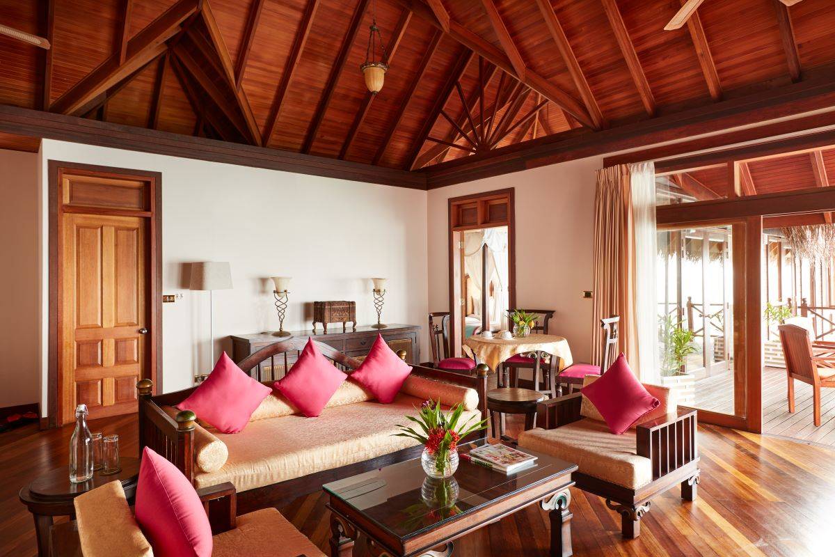 Sun Siyam Vilu Reef, Malediven, Two Bedroom Water Villa with Pool, Wohnbereich