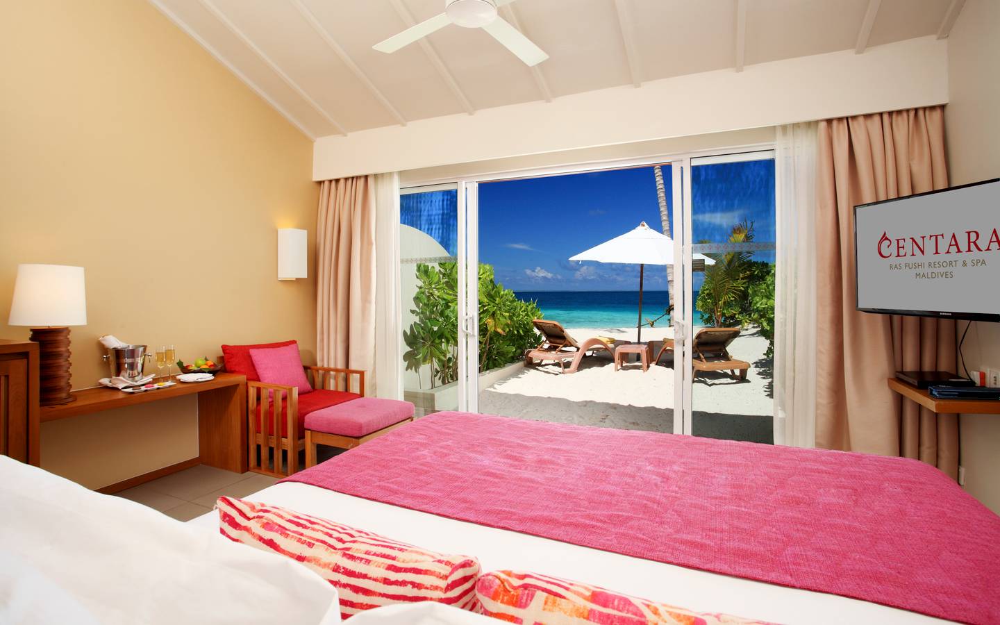 Centara Ras Fushi Resort & Spa_Lagoon View Beach Villa