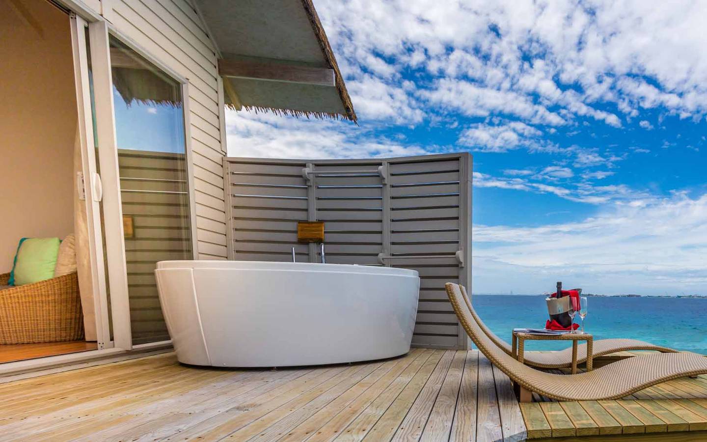 Sunset Water Villa, Centara Ras Fushi Resort & SPA_3