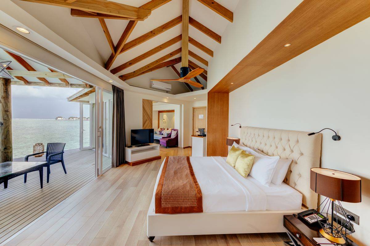 Cinnamon Dhonveli Maldives, Malediven, Overwater Suite, Schlafzimmer