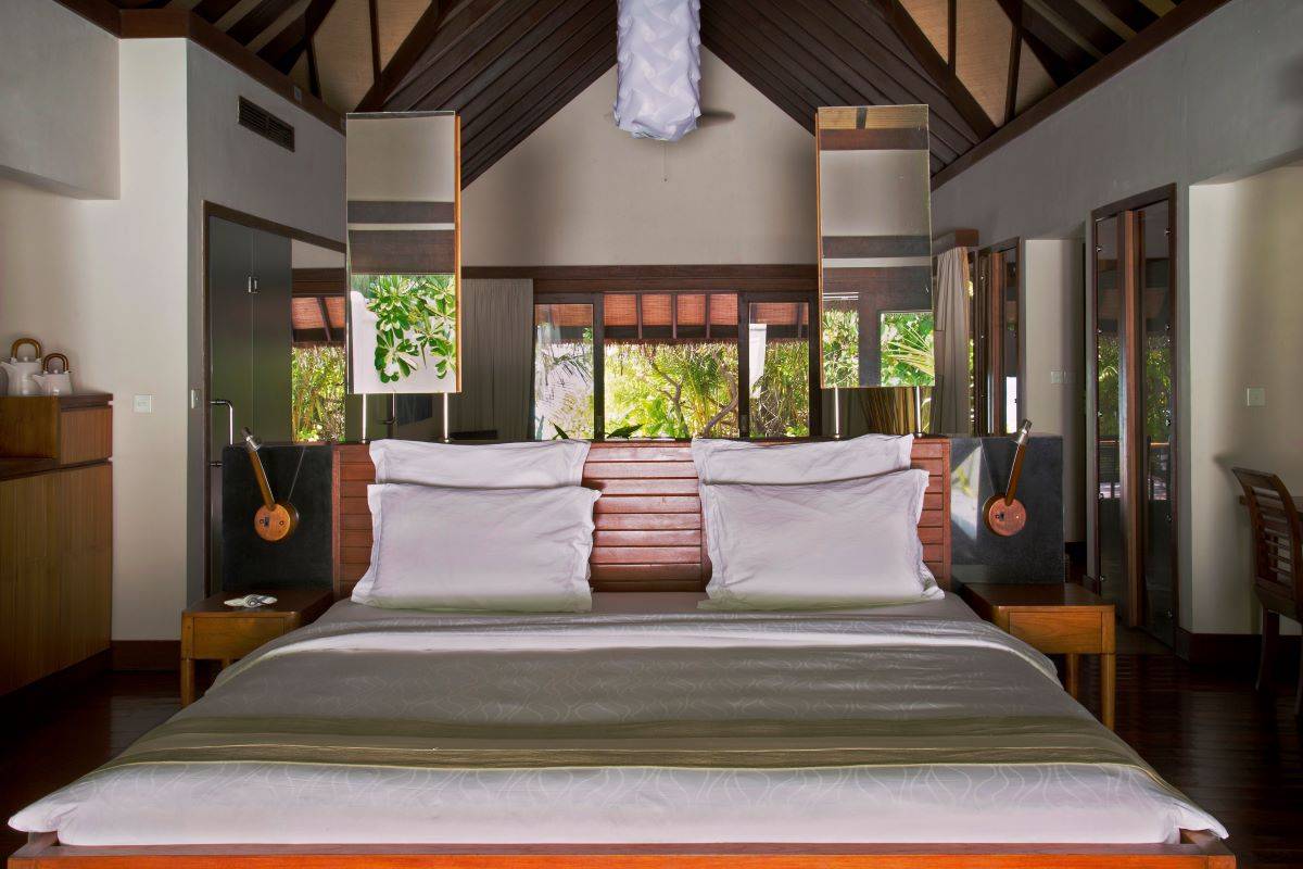 Coco Bodu Hithi, Malediven, Island Villa, Schlafzimmer