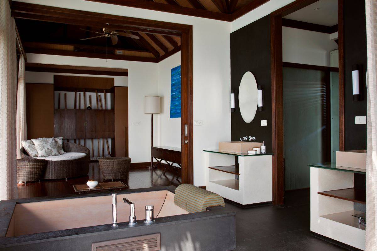 Coco Bodu Hithi, Malediven, Escape Water Villa, Badewanne