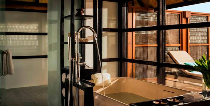 Bad, Sunset Water Villa with Pool, Four Seasons Resort Maldives at Kuda Huraa