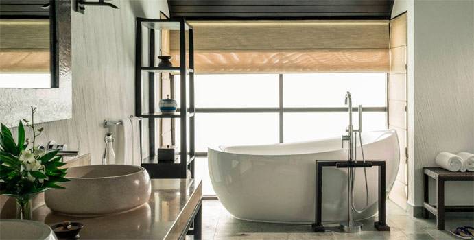 Bad, Sunrise Family Water Villa with Pool, Four Seasons Resort Maldives at Kuda Huraa