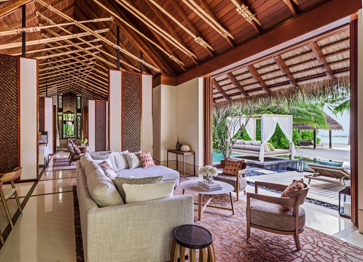 Grand Beach Villa with Pool