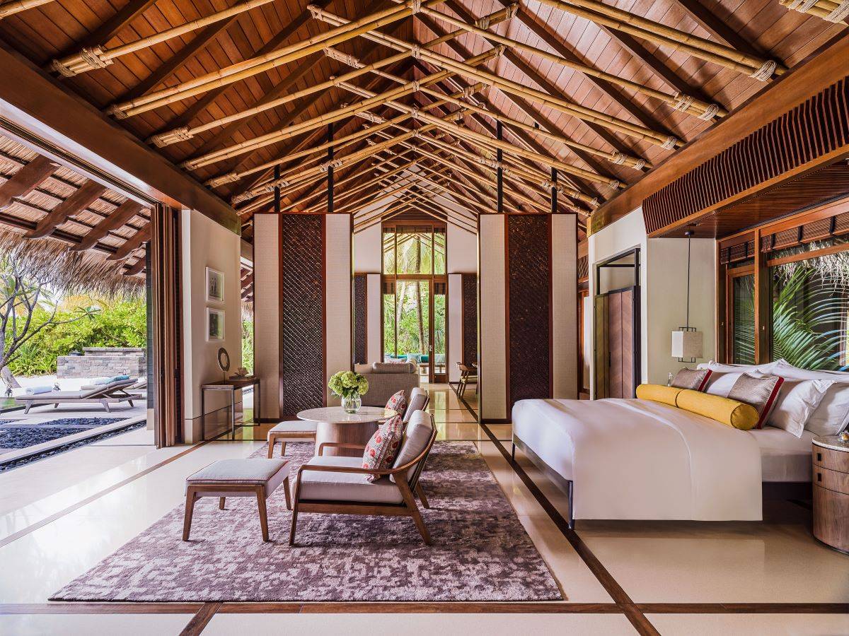 Grand Beach Villa with Pool