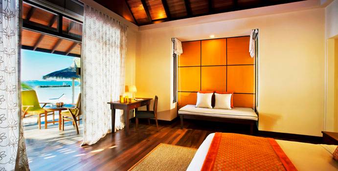 Wohnen, Beachfront Deluxe Bungalow, Kurumba Maldives