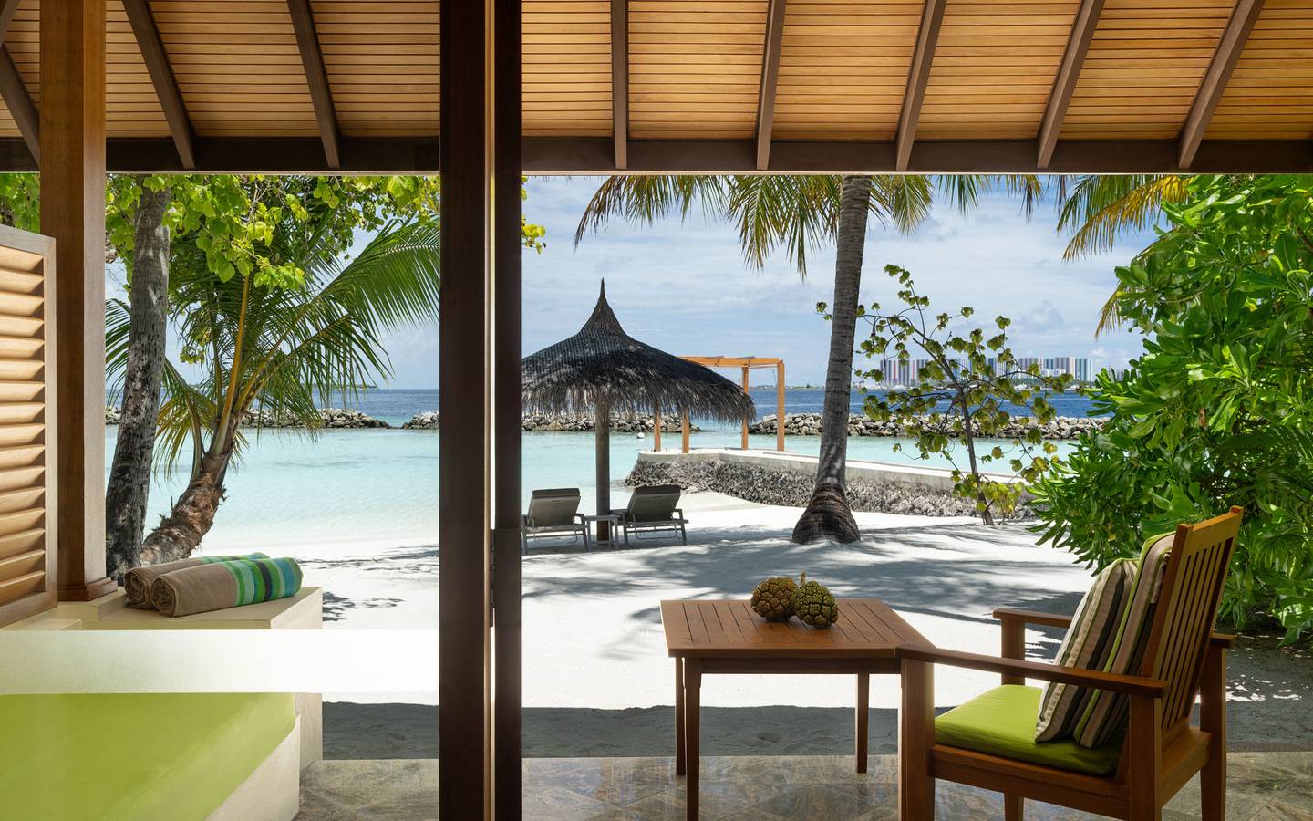 Kurumba_Maldives_Beach_Villa_4