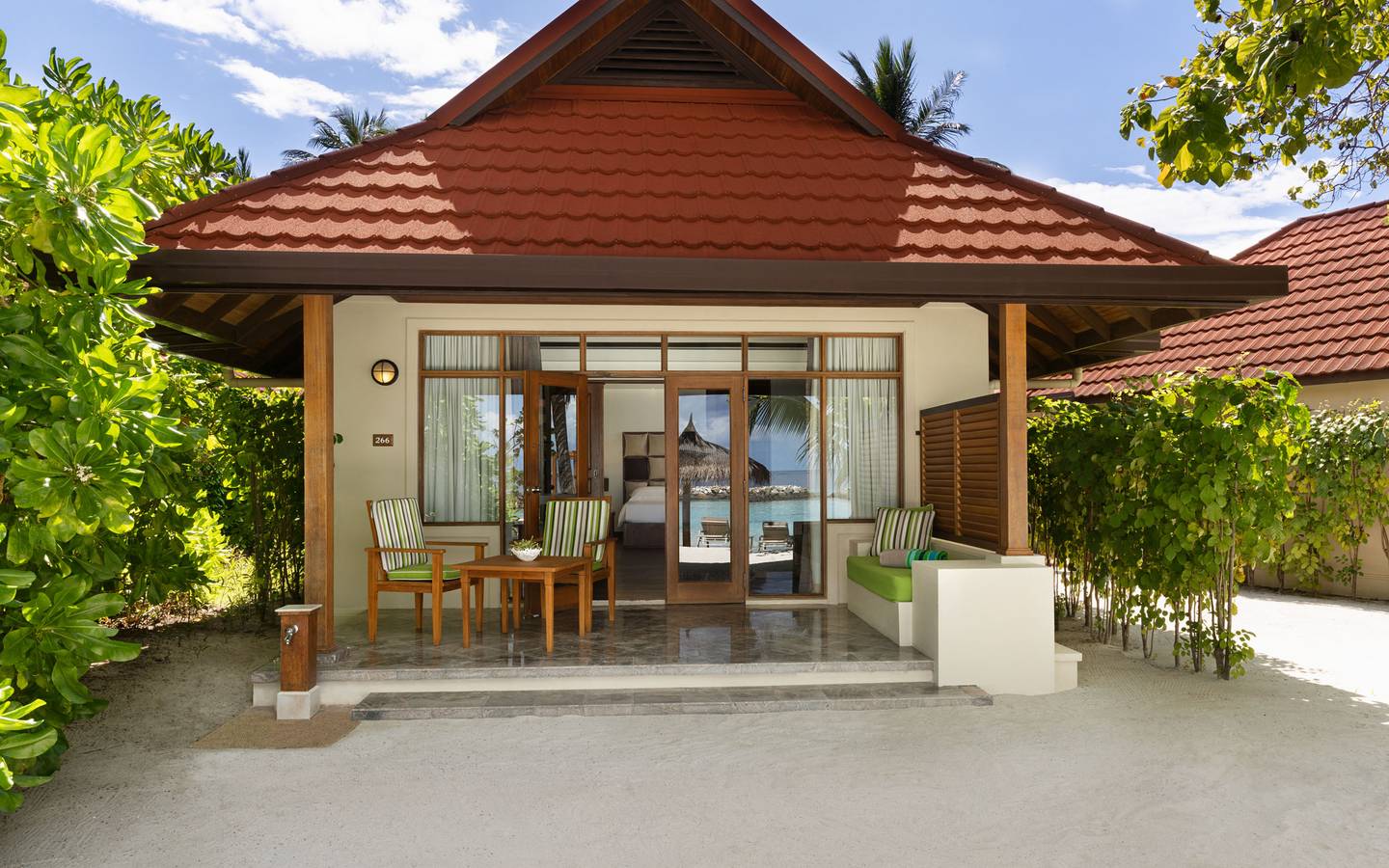 Kurumba_Maldives_Beach_Villa_5