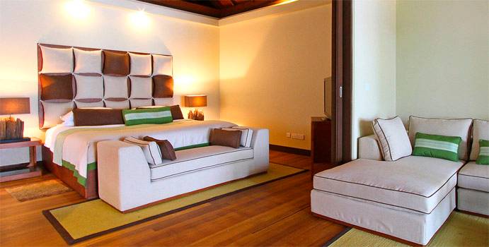 Wohnen, Beach Villa with Jacuzzi, Kurumba Maldives