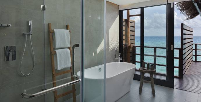 Bad, Lagoon Pool Water Villa, Grand Park Kodhipparu