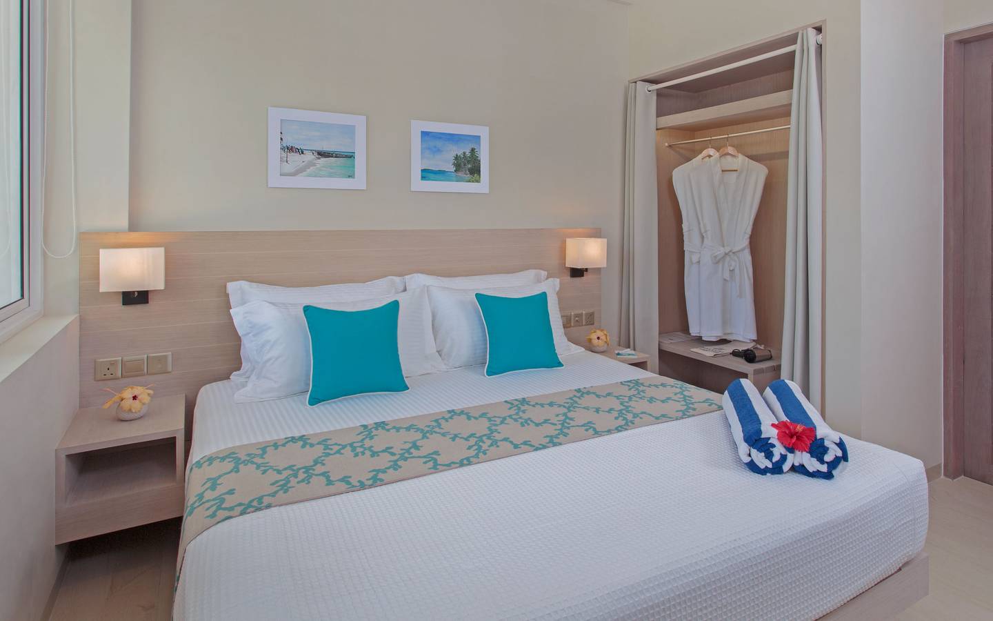 Superior-Room-Malahini-Kuda-Bandos-4