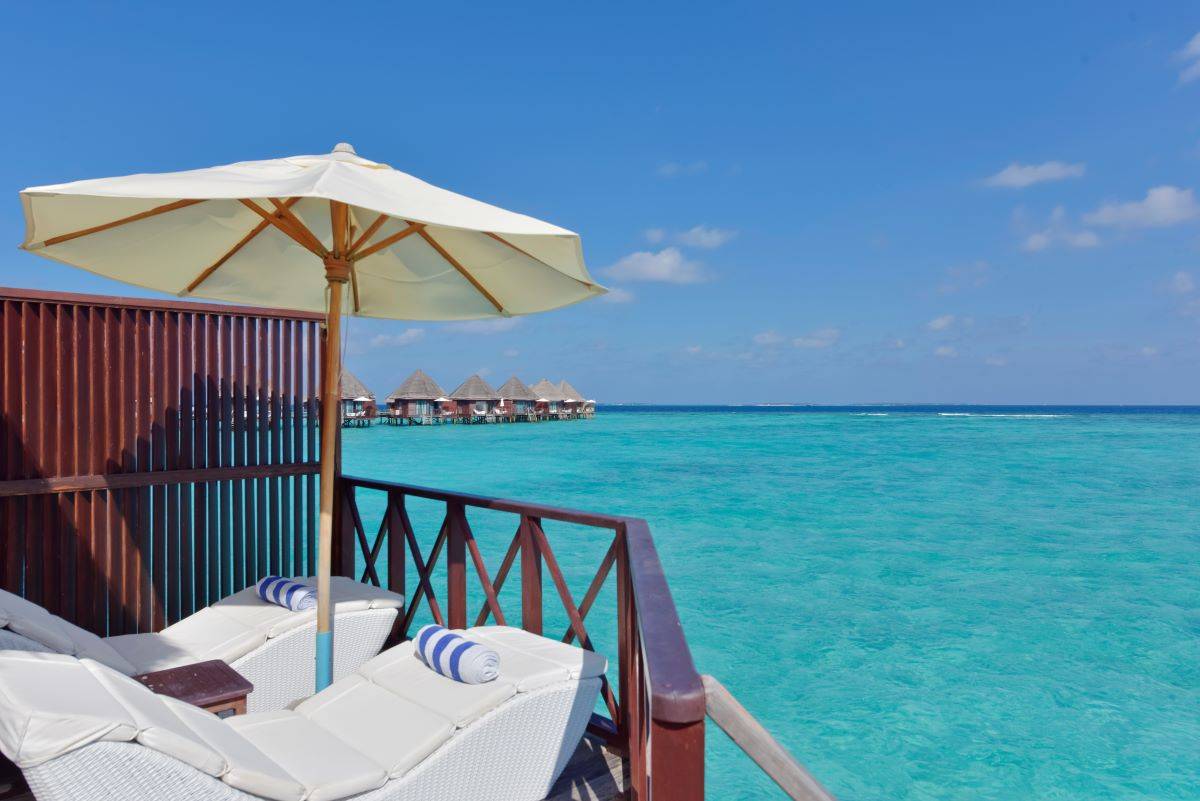 Thulhagiri Island Resort & Spa, Malediven, Water Bungalow, Sonnendeck
