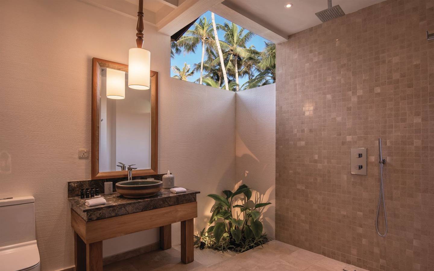 oblu-select-at-sangeli-maldives-two-bedroom-beach-pool-suite-bathroom