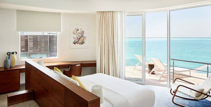 Schlafzimmer, Prestige Water Villa mit Pool, Jumeirah Maldives
