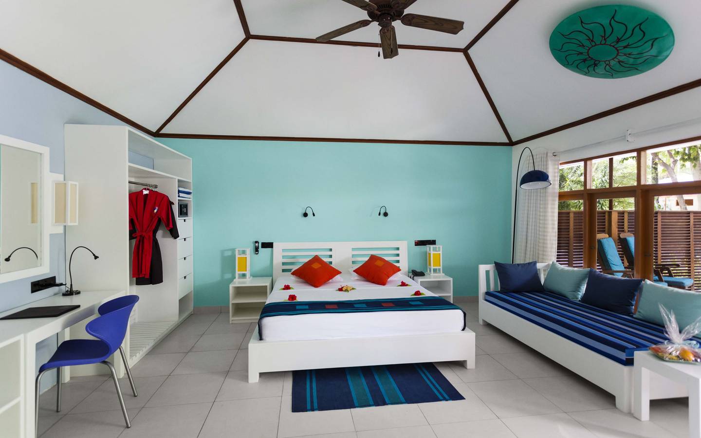 Meeru_Island_Garden_Room_Interior_2