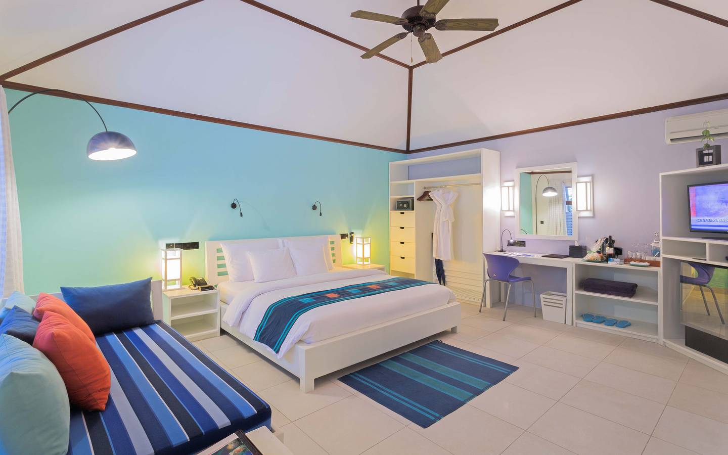 Meeru_Island_Garden_Room_Interior_3