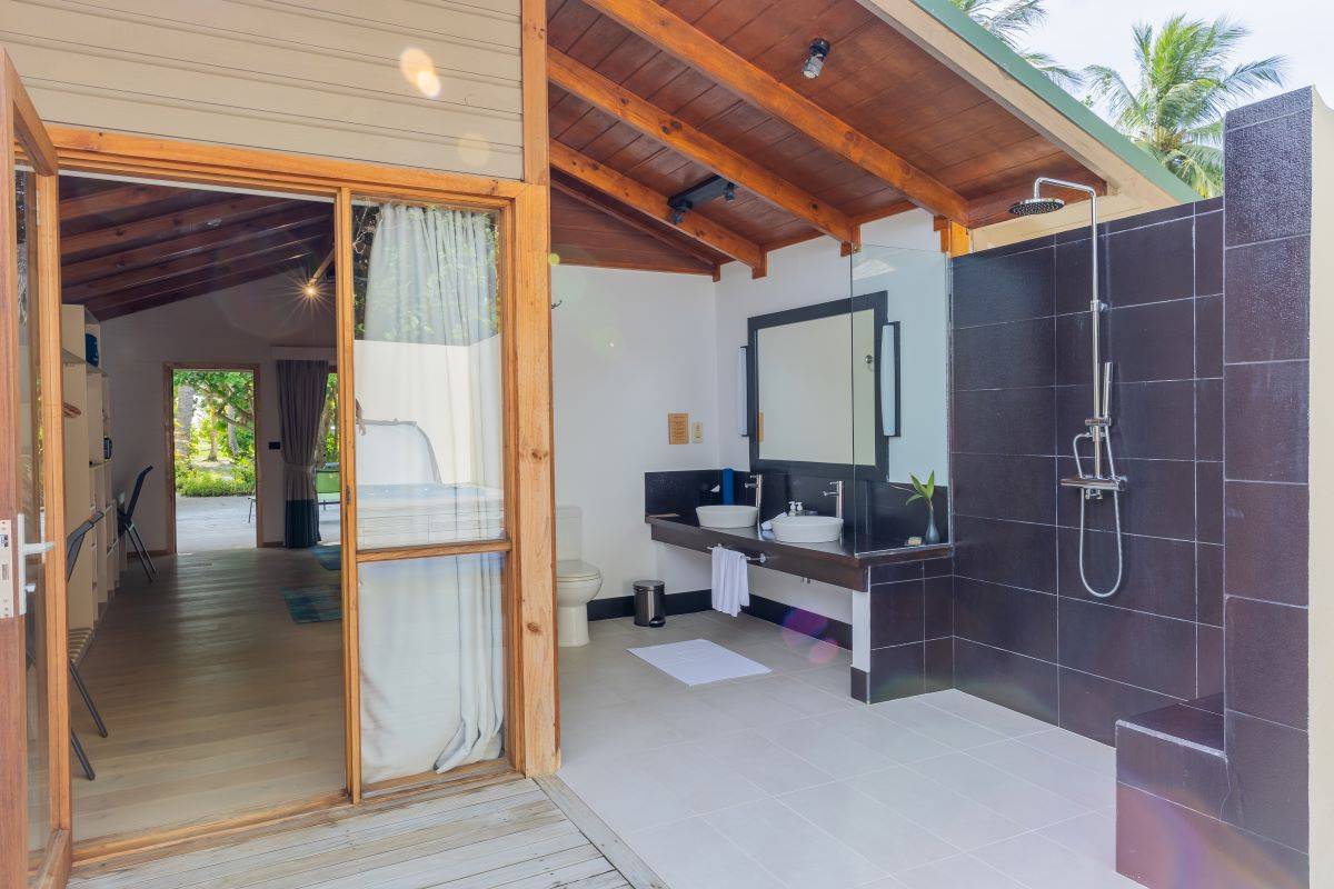 Meeru Island Resort, Malediven, Jacuzzi Beach Villas, Badezimmer