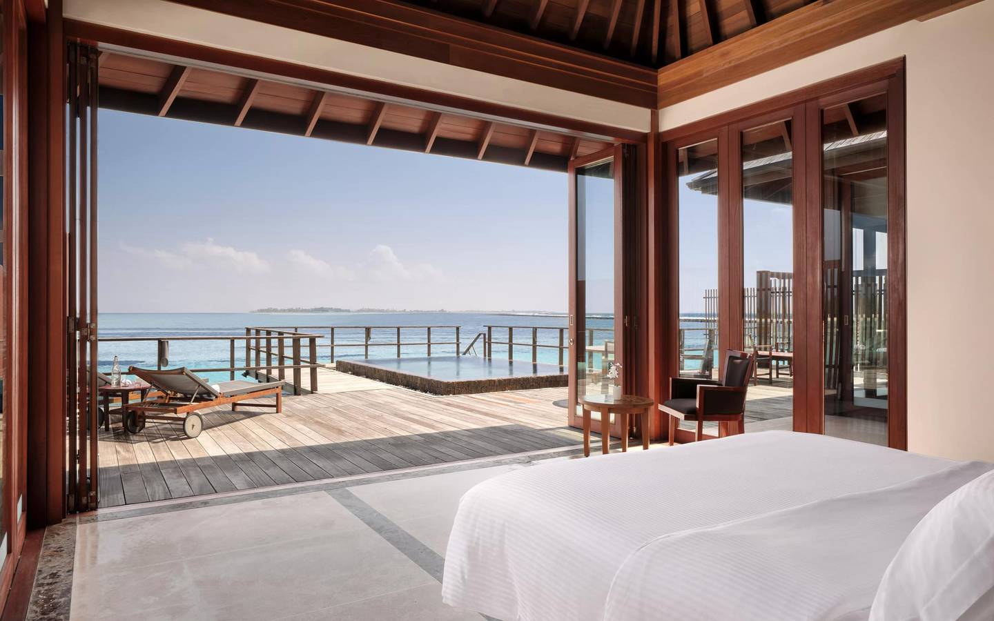 Villa_Nautica_One_Bedroom_Ocean_Suite_with_Pool_Sleeping_2