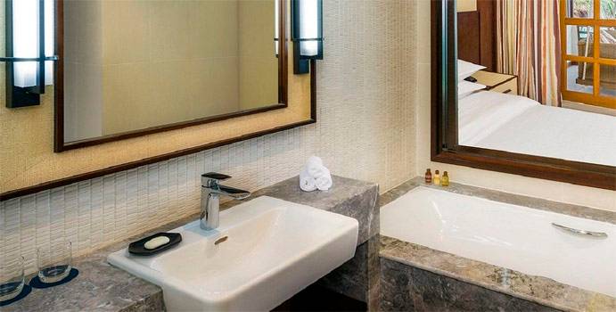 Bad, Deluxe Rooms, Sheraton Full Moon Resort & SPA