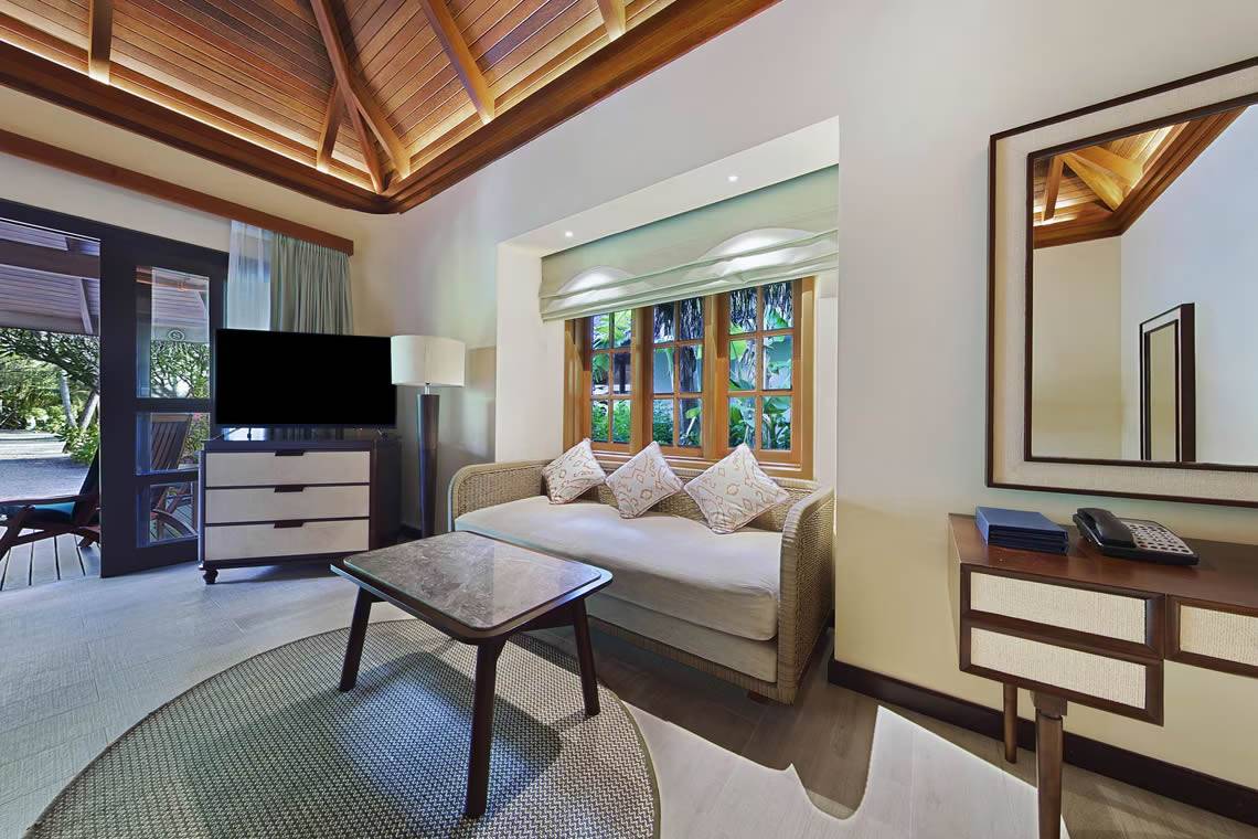 Sheraton-Maldives-Chalet-Inselblick-2