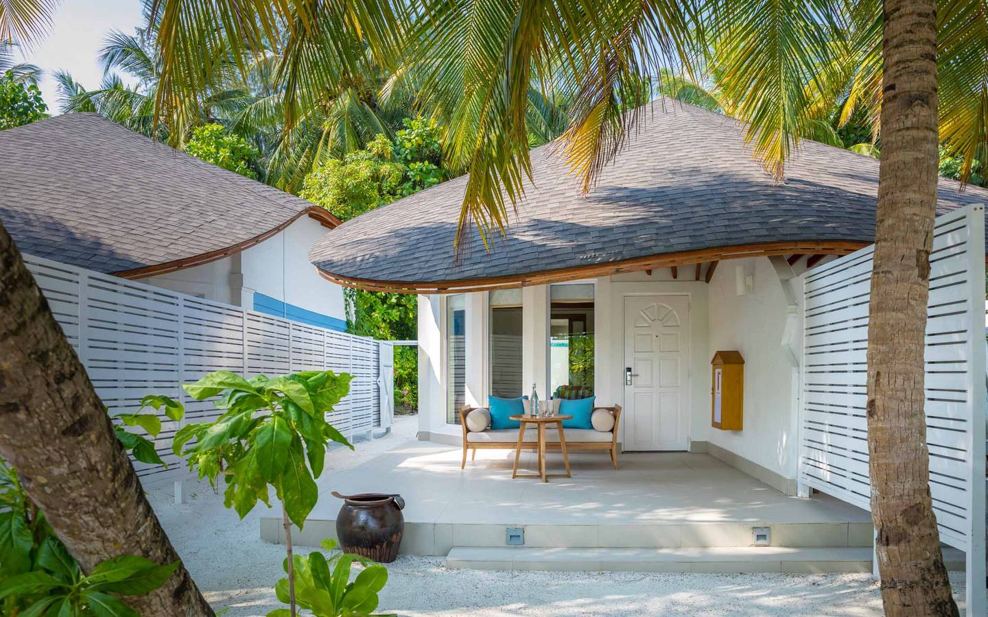 Centara_Machchafushi_Island_Beach_Suite_Außen_2