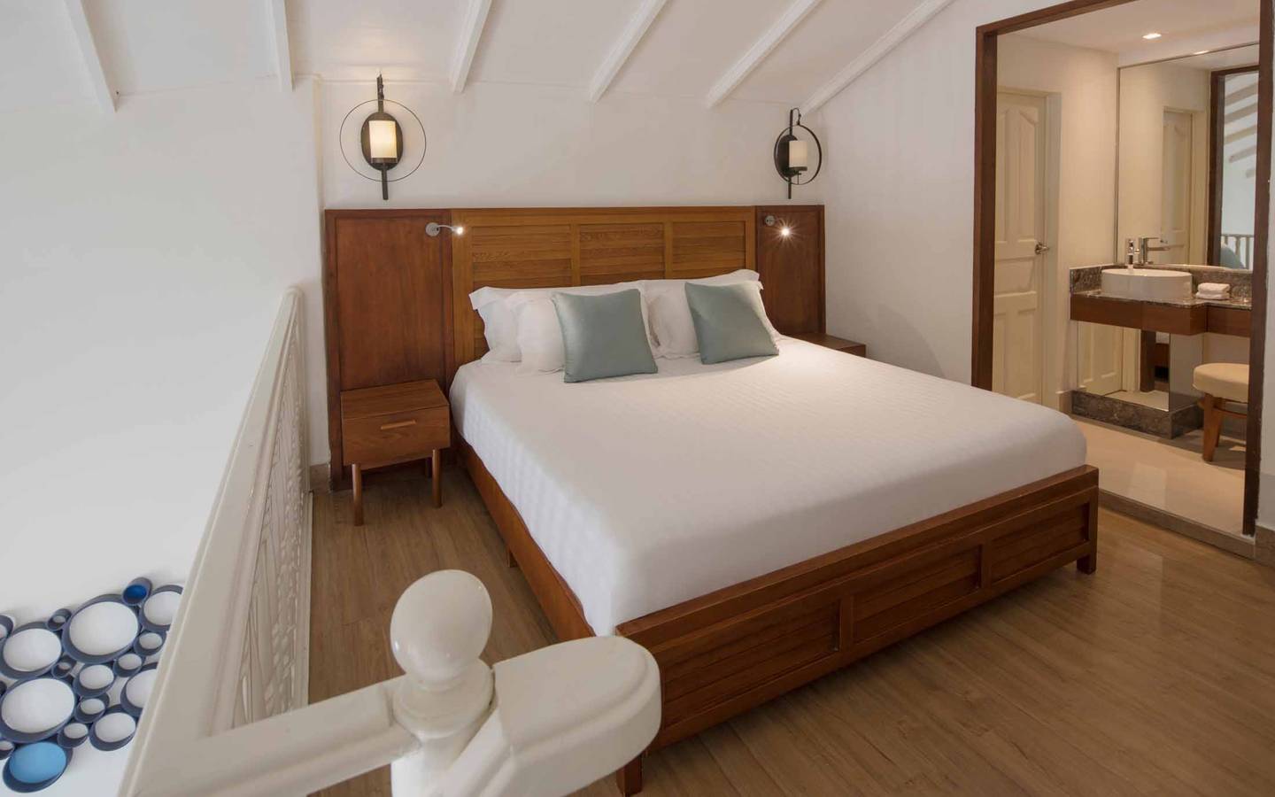 Centara_Machchafushi_Island_Beach_Suite_schlafen