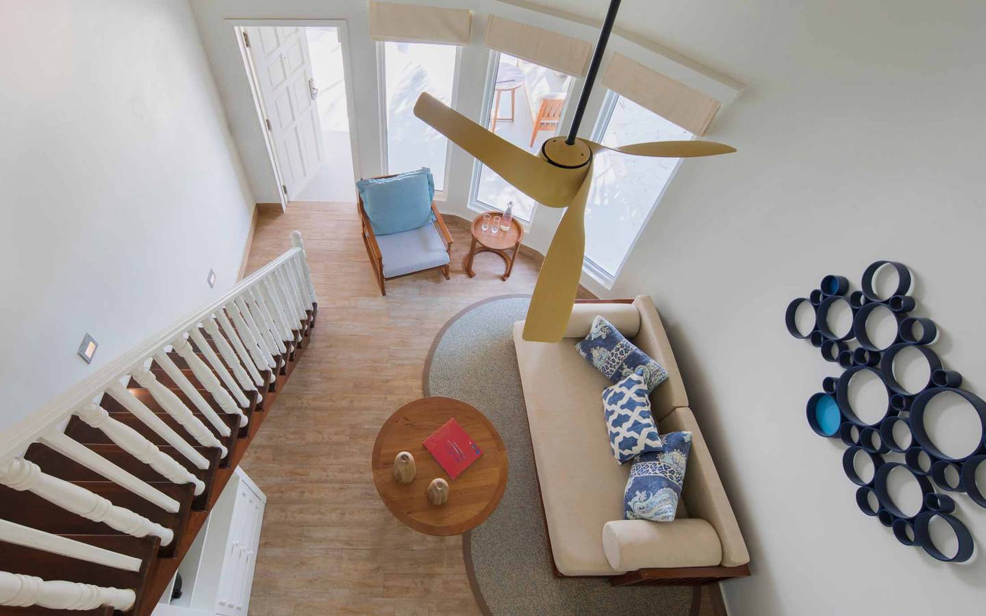 Centara_Machchafushi_Island_Beach_Suite_Treppe