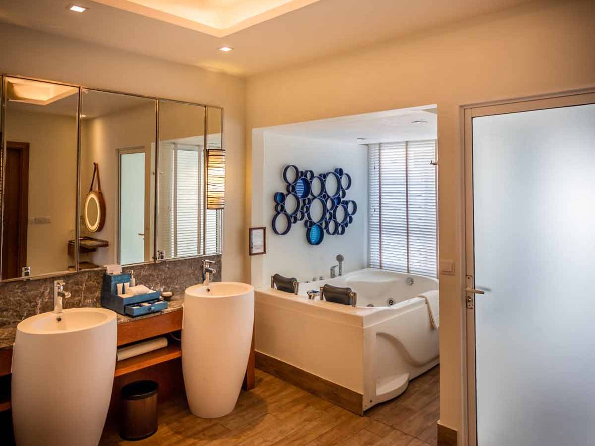 Machchafushi Island Resort Deluxe Watervilla 1