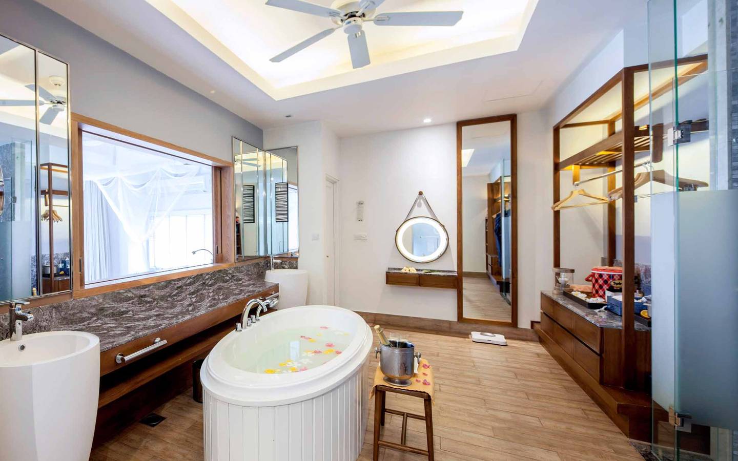 Machchafushi_Island_Ocean_Water_Villa_1