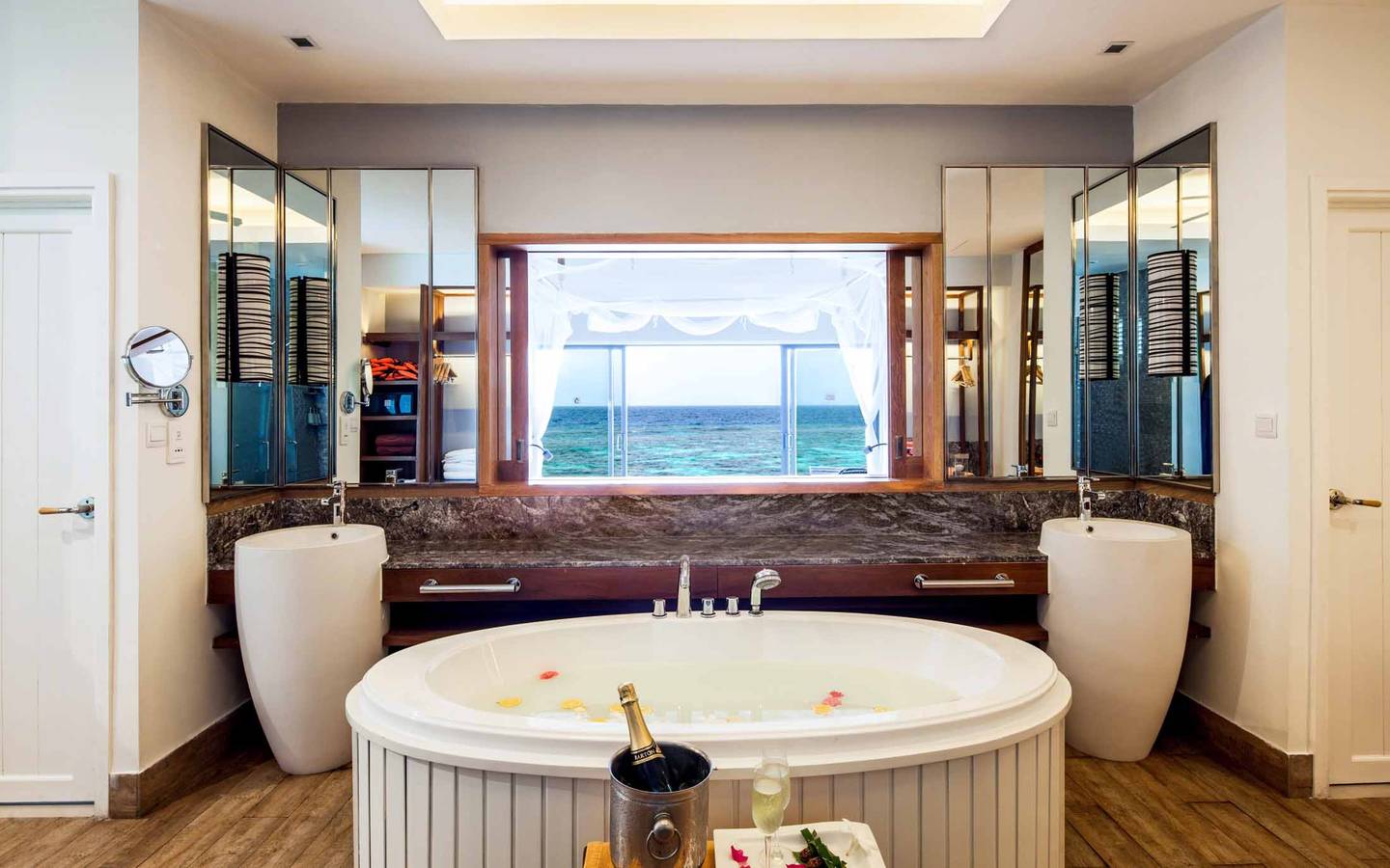 Machchafushi_Island_Ocean_Water_Villa_4