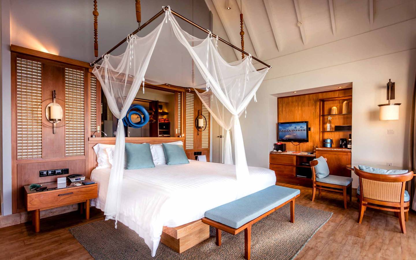 Machchafushi_Island_Ocean_Water_Villa_1