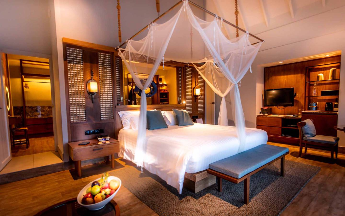 Machchafushi_Island_Ocean_Water_Villa_1