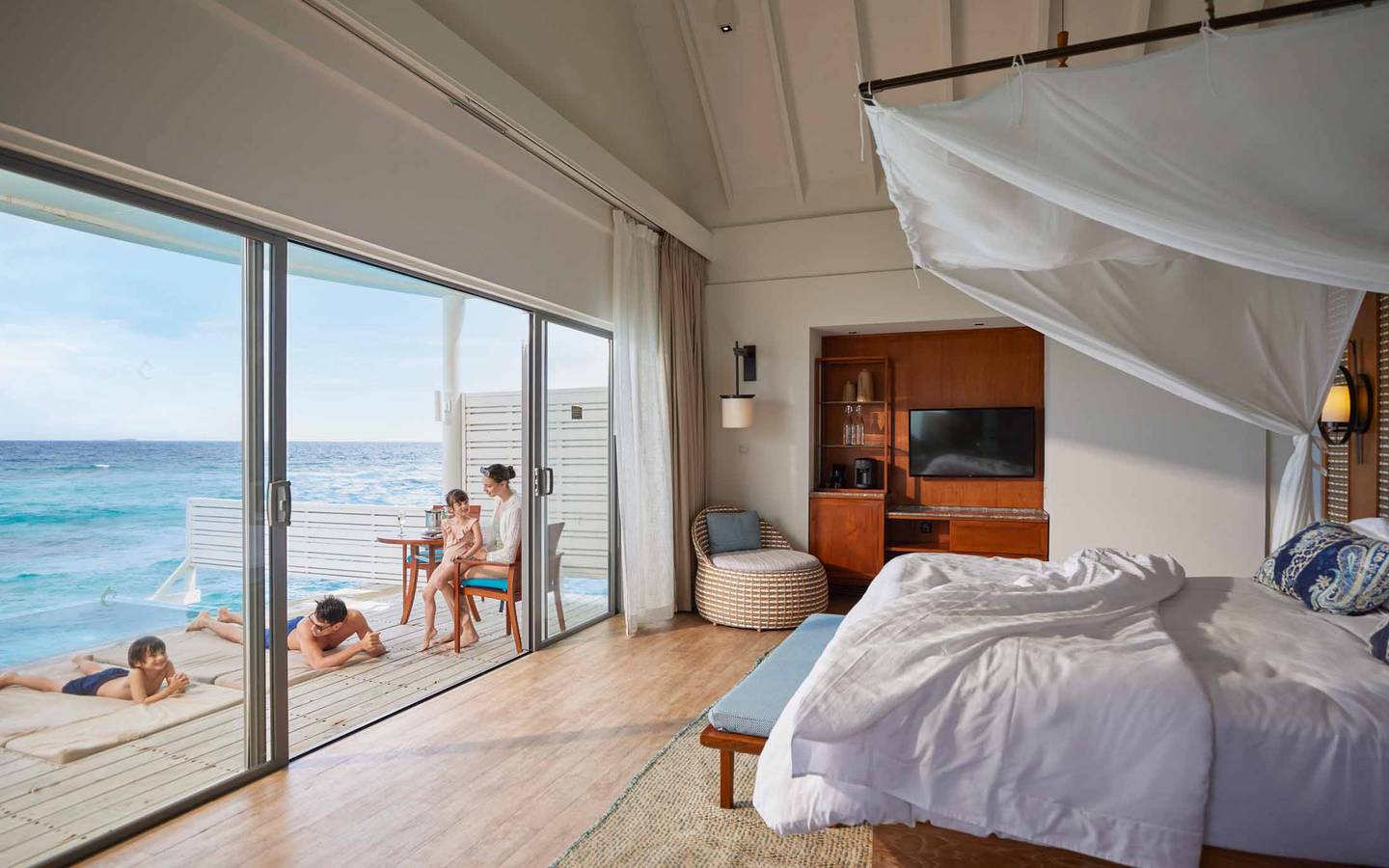 Machchafushi Island_Club Sunset Overwater Pool Villa_11