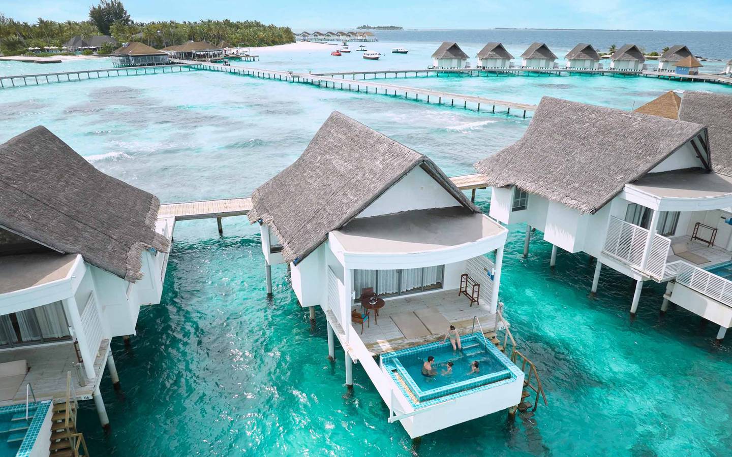 Machchafushi Island_Club Sunset Overwater Pool Villa_1