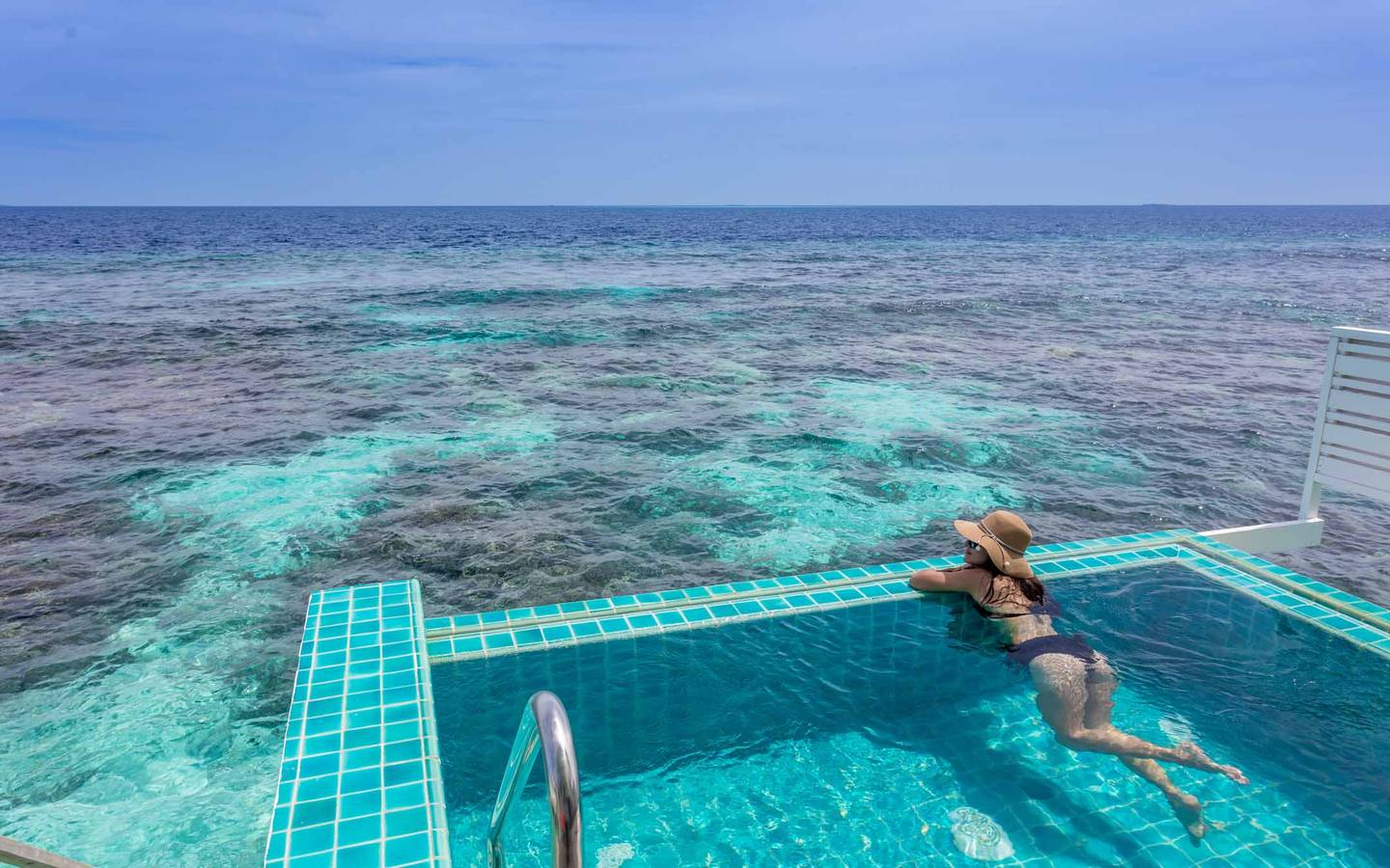 Machchafushi Island_Club Sunset Overwater Pool Villa_6