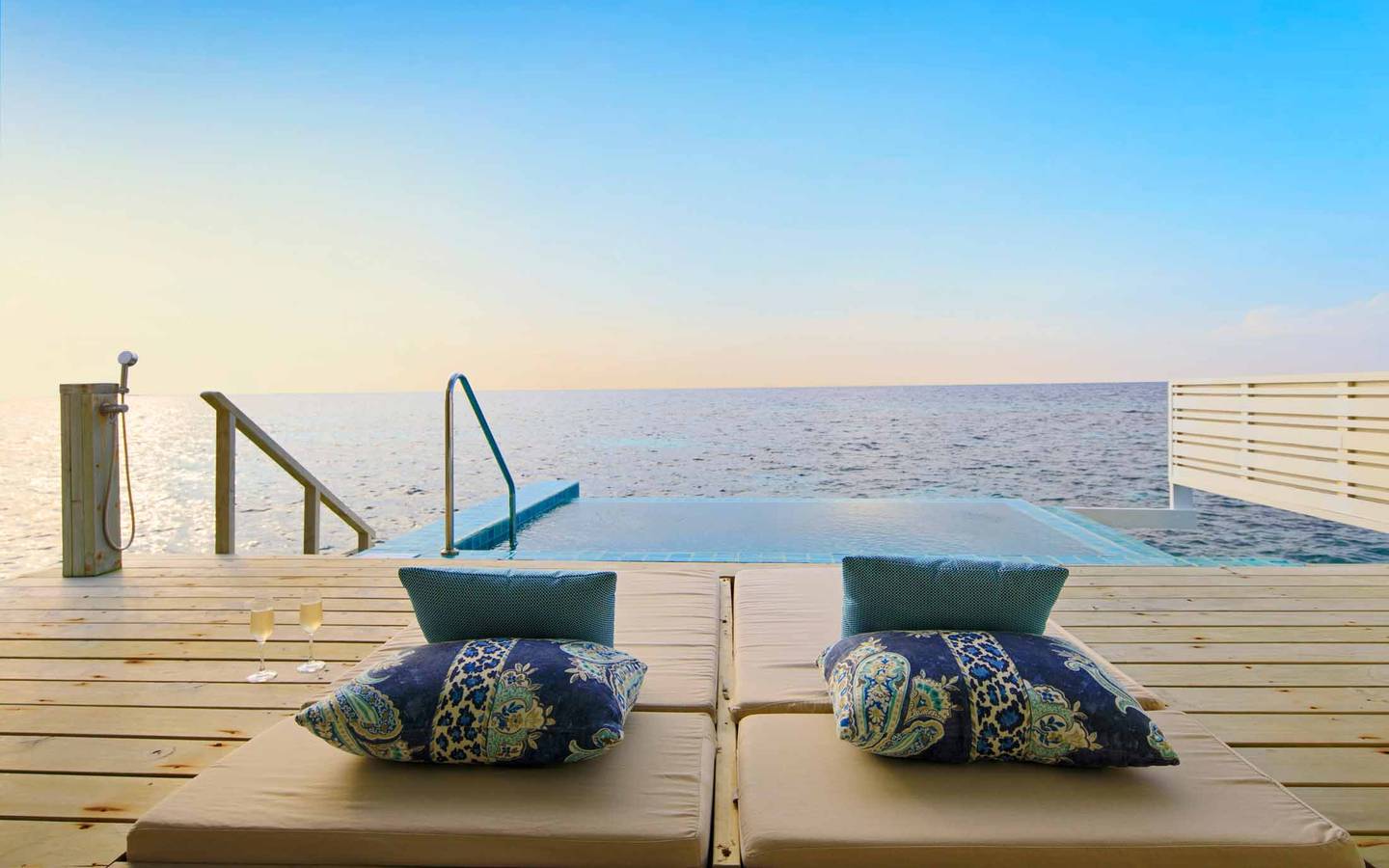 Machchafushi Island_Club Sunset Overwater Pool Villa_5