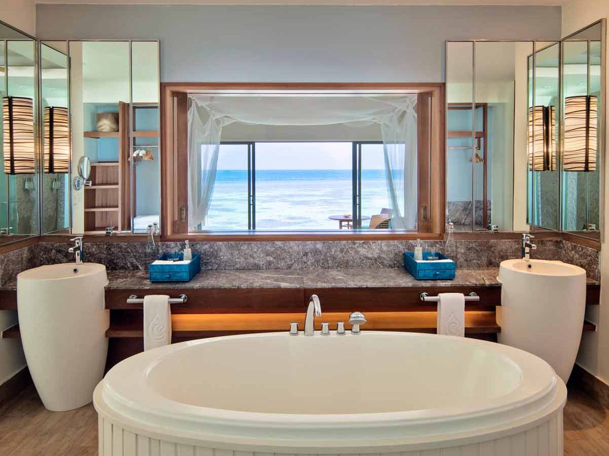 Machchafushi Island_Club Sunset Overwater Pool Villa_8