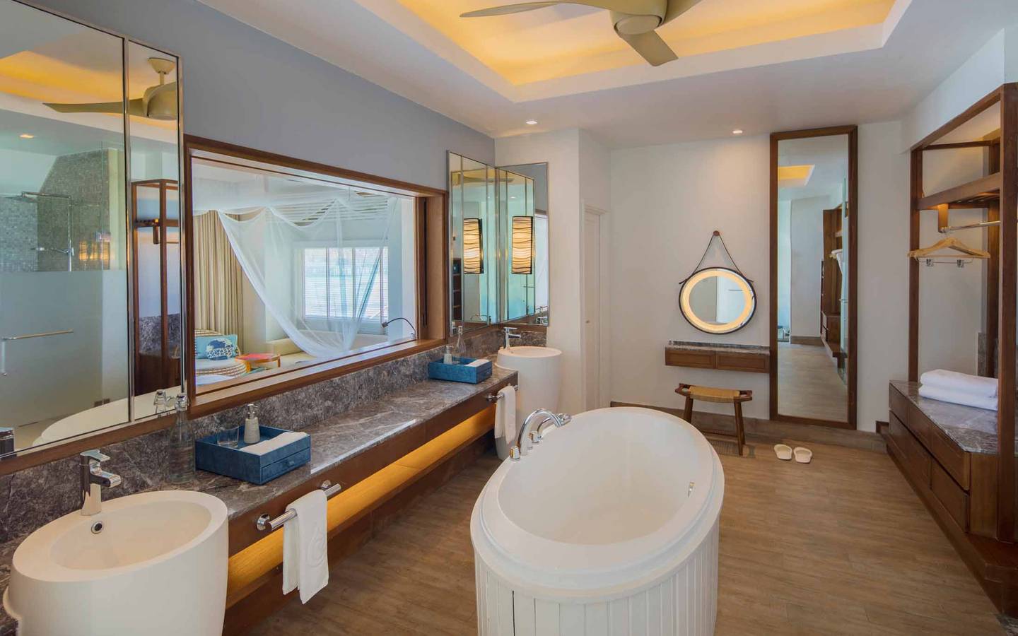 Machchafushi Island_Club Sunset Overwater Pool Villa_12