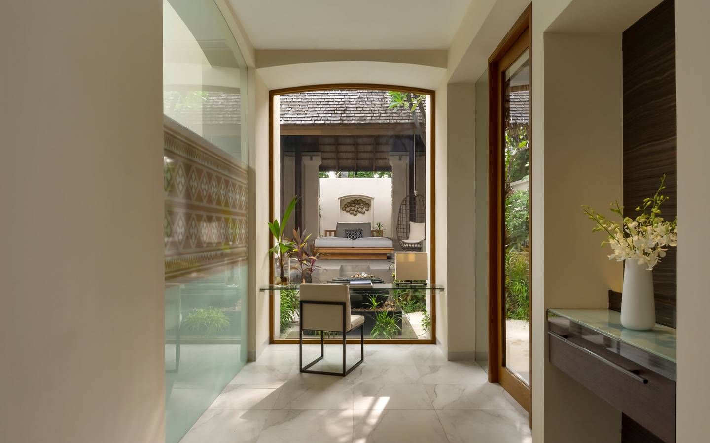 Conrad_Maldives_Rangali_Beach_Villa_Living_2