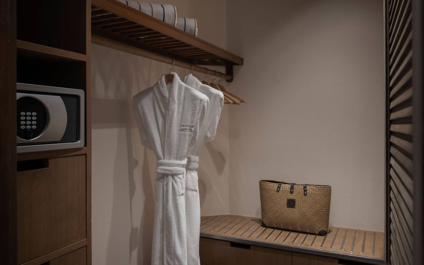 Conrad_Maldives_Sunreise_Water_Villa_3