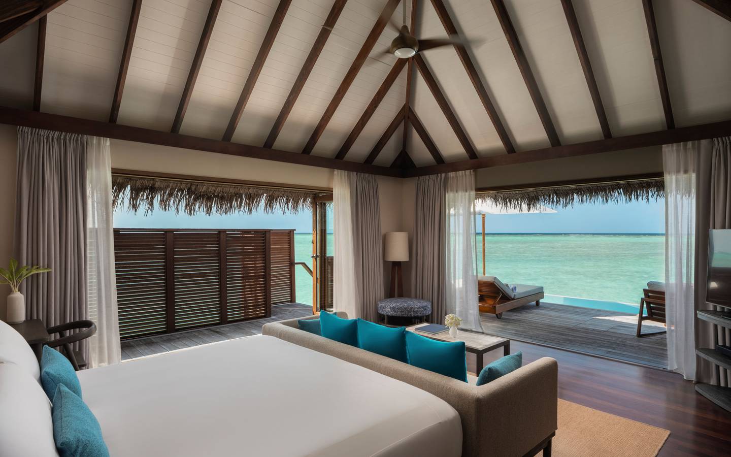 Conrad_Maldives_Deluxe_Water_Villa_with_Pool_Sleeping