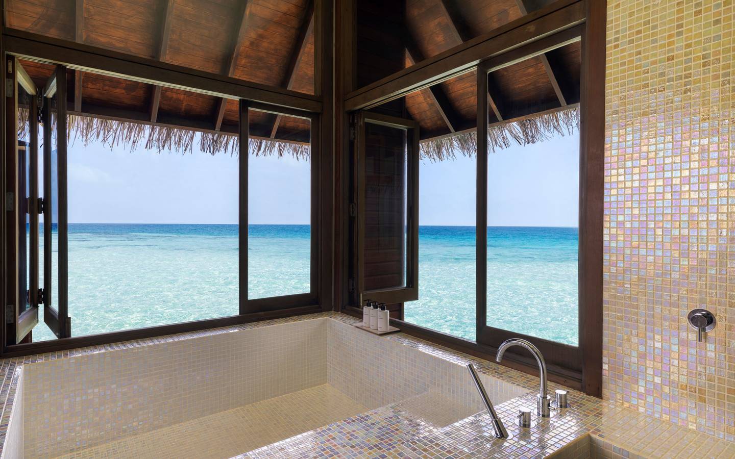 Conrad_Maldives_Grand_Water_Villa_Jacuzzi